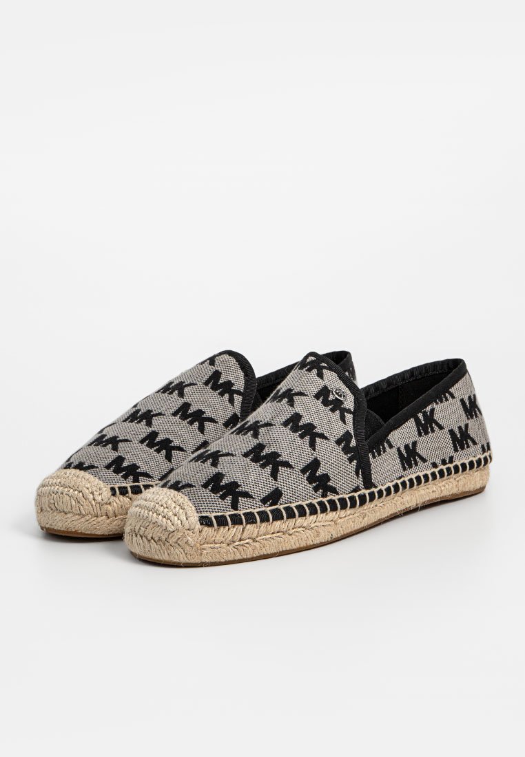 Espadrillas nere e grigie con motivo, suole in giuta intrecciata, pannelli laterali elasticizzati e fodera in tessuto nero.