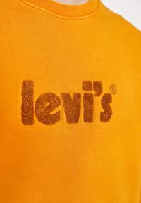 Levi's® GRAPHIC CREW - Camisola - ochre