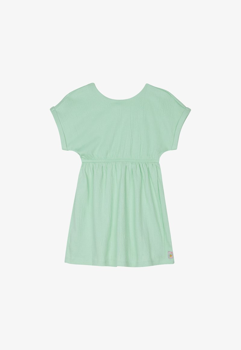 Helles grünes, texturiertes Kleid mit rundem Halsausschnitt, kurzen Ärmeln und gerafftem Taillenbereich. Verfügt über ein kleines Logoschild unten links.