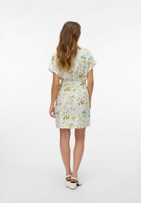 Vero Moda VMEASY  - Abito a camicia - snow white