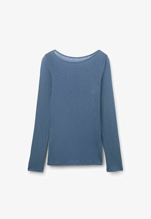 Langarmshirt aus weichem, hellblauem Stoff. Verfügt über einen weiten Rundhalsausschnitt und einen geraden Schnitt mit seitlichen Schlitzern. Glatte Textur.