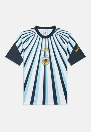 Maillot de football rayé bleu et blanc avec manches noires. Comprend un logo AFA doré et "ARGENTINE" imprimé sur la manche. Confectionné dans un tissu léger.