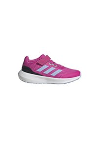 Zapatilla deportiva rosa con parte superior de malla, tira de velcro, acentos azul claro y plantilla texturizada blanca. Diseñada para ofrecer comodidad y soporte.