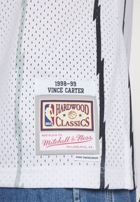 Mitchell & Ness NBA TORONTO RAPTORSVINCE CARTER SWINGMAN - Equipación de clubes - white/white