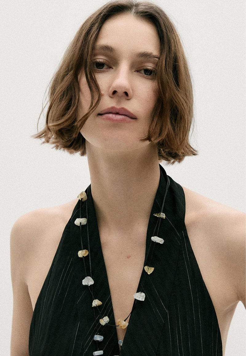 Massimo Dutti IRREGULAR RHINESTONE - Náhrdelník - black denim