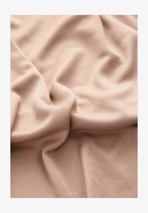 Tessuto beige chiaro con una texture liscia, caratterizzato da una leggera rigatura e pieghe che creano curve e ombre morbide.