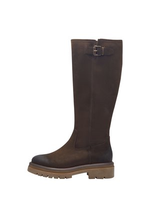 Botte marron en cuir montant jusqu'au genou, présentant un bout arrondi, une surface texturée, un accent boucle et une semelle marron robustes pour l'adhérence.