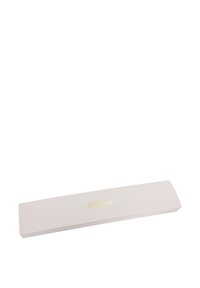 Caja rectangular larga de color rosa claro con la palabra "amor" en dorado centrada en la tapa.