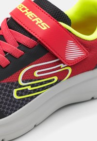 Skechers Performance SKECH FAST UNISEX - Zapatillas running asfalto - red/black/yellow/white