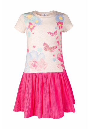 Vestido de manga corta para niñas con parte superior color crema, estampada con flores y mariposas en tonos pastel, y falda plisada en un brillante color rosa.