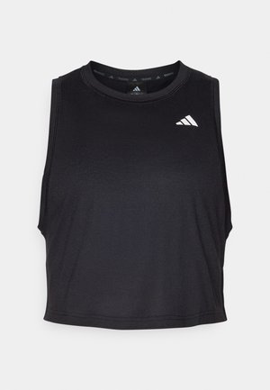 Crop top de antrenament negru, fără mâneci, confectionat dintr-un material neted, având un decolteu rotund și un mic accent cu logo alb aproape de umăr.