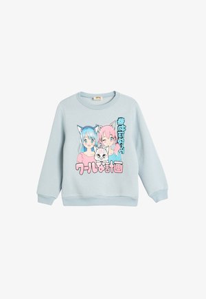 Sudadera azul claro de manga larga, con un estampado gráfico de dos personajes con orejas de animal y un gato, en colores pastel.