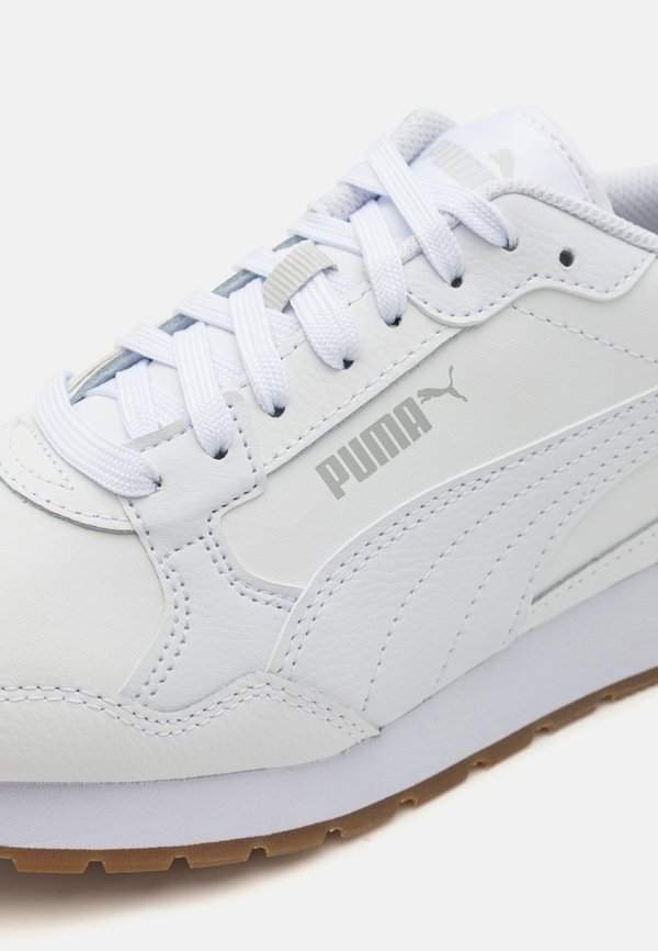 ST RUNNER V4 UNISEX - Trainers4