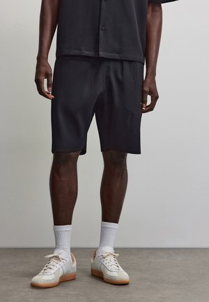 Pegador, TROY PLISSEE SHORTS - Jogginghose - black