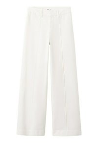 Weiße Hosen mit weitem Bein, Vorderfalte, Gürtelschlaufen und seitlichen Taschen, präsentiert vor weißem Hintergrund.