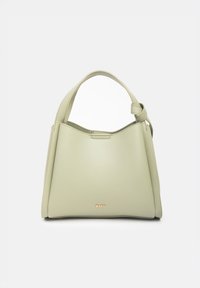 Sac à main en cuir vert clair avec une poignée incurvée unique et un petit logo doré "RAID" centré près du bas.