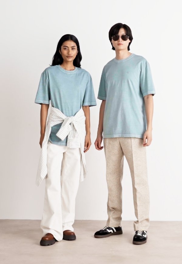 PUFF TEE UNISEX - Print T-shirt - lead3