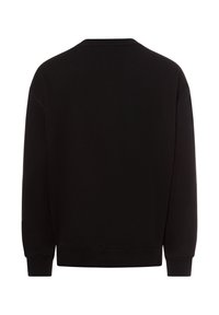 Sudadera negra con cuello redondo, mangas largas y puños y dobladillo acanalados. Fabricada con una suave tela texturizada. Sin patrones ni acentos visibles.