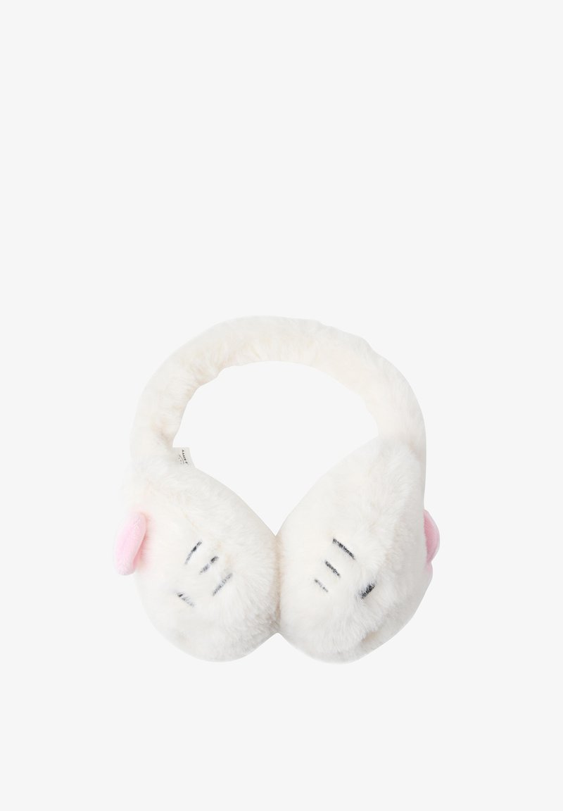 Calentadores de orejas de felpa blanca con diseño de orejas de gato, que cuentan con acentos rosas y detalles de bigotes negros. Textura suave, forma redondeada.