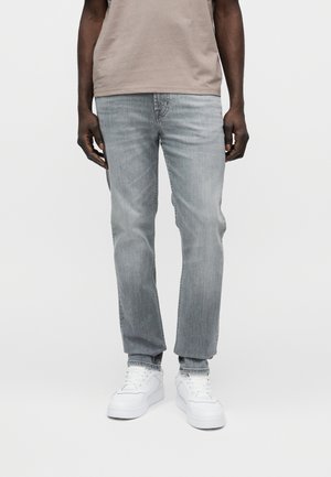 LUXE PERFORMANCE - Blugi conici - urban