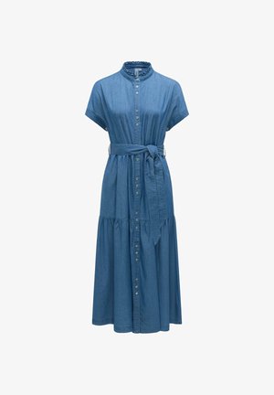 Blauwe denim midi-jurk met korte mouwen, knopen aan de voorkant, gerimpelde kraag en bijpassende stoffen riem gestrikt in de taille.