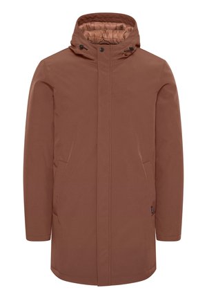 Hnědá nepromokavá bunda s kapucí, která má přední zip a dvě boční kapsy. Vnitřek má polstrovanou podšívku pro zateplení.