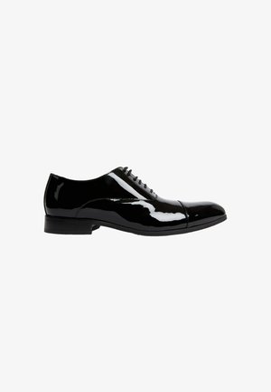 Autograph, Derbies & Richelieus - black
