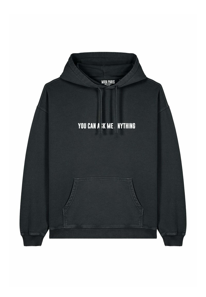 Mustaga kapuuts, ees kangaroo tasku, säädettava kapuuts ja valge tekst "SA PÜHENDAD MIND KÜSIMA" rinnaüleselt keskelt.