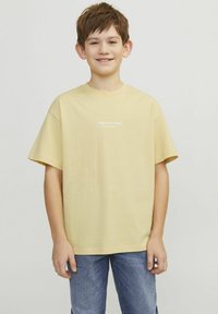 Jack & Jones Junior JORVESTERBRO SS CREW NECK NOOS - Marškinėliai su spaudiniu - italian straw