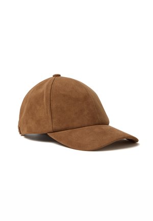 Casquette de baseball en suède marron avec panneaux cousus et visière incurvée, présentée sur un fond blanc.