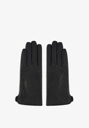 Czarne skórzane rękawiczki o gładkiej fakturze, z pięcioma palcami, dopasowanym krojem i delikatnym przeszyciem wzdłuż krawędzi.