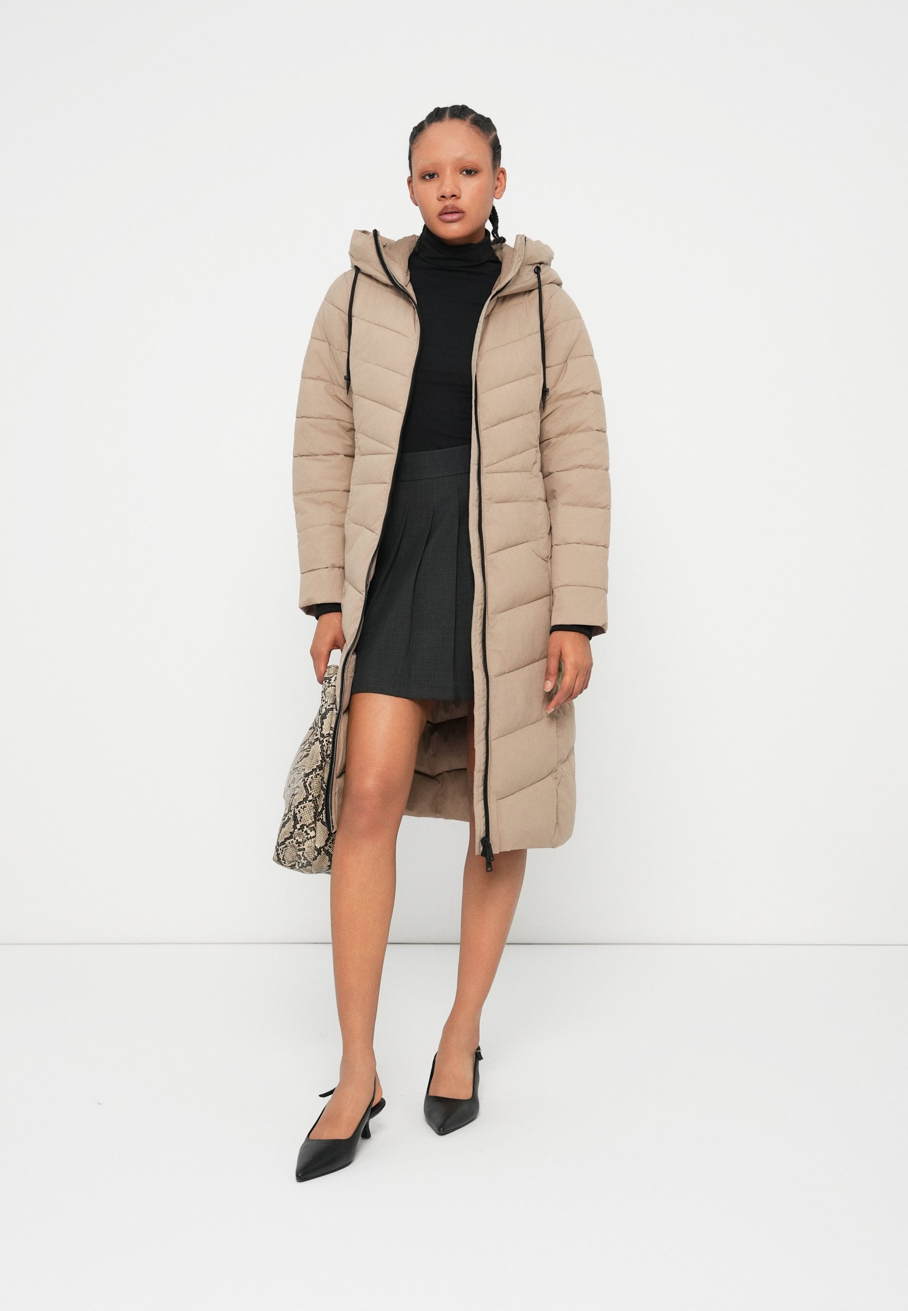 ジャケット・アウター muguet romantic milky midi coat ONLY ONLJULIET LIFE QUILT COAT - Winter coat - silver mink/silver
