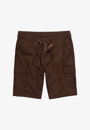 Short cargo marron avec taille élastique, cordon, bouton à l'avant, fermeture éclair, poches latérales et poches cargo à rabat sur fond blanc.