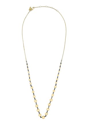 Delicata collana a catena d'oro con perle piccole alternate collegate da anelli in metallo nero e chiusura a moschettone.