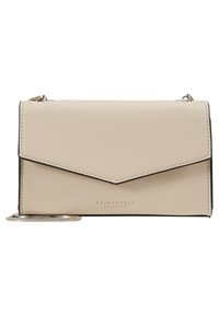 Borsa a tracolla in pelle beige con chiusura a patta e dettagli neri; presenta ferrature argentate e un logo in rilievo sul davanti.