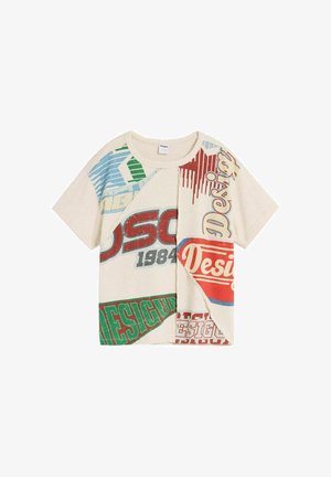Beiges T-Shirt mit kurzen Ärmeln und mehrfarbigem grafischem Druck mit den Worten „Desigual“ und „1984“ in fetten, überlappenden Bereichen.