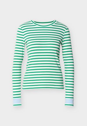 Πράσινη και λευκή ριγέ μπλούζα με μακριά μανίκια, στρογγυλή λαιμόκοψη και ανοιχτό μπλε μανσέτες, φτιαγμένη από μαλακό, ελαστικό υλικό.