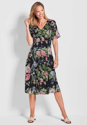 Schwarzes Blumenkleid mit kurzen Ärmeln, V-Ausschnitt und bunten Mustern von Rosen und Blättern; knielang mit fließendem Design.