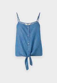 Top senza maniche in denim con spalline regolabili, dotato di una chiusura a bottoni sul davanti e una orlo annodato. Colore azzurro chiaro e texture morbida.