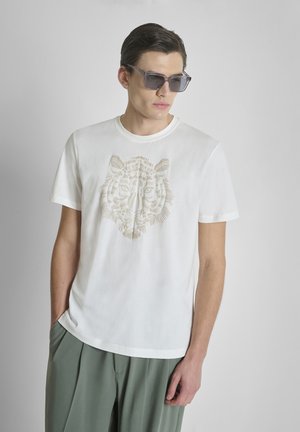 Antony Morato REGULAR FIT IN LIGHT WITH TIGER SPONGE - Camiseta estampada - white