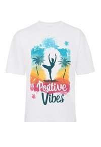Witte graphic t-shirt met een kleurrijke print van palmbomen, een silhouet van een danser en de tekst "Positive Vibes" in roze en teal accenten.