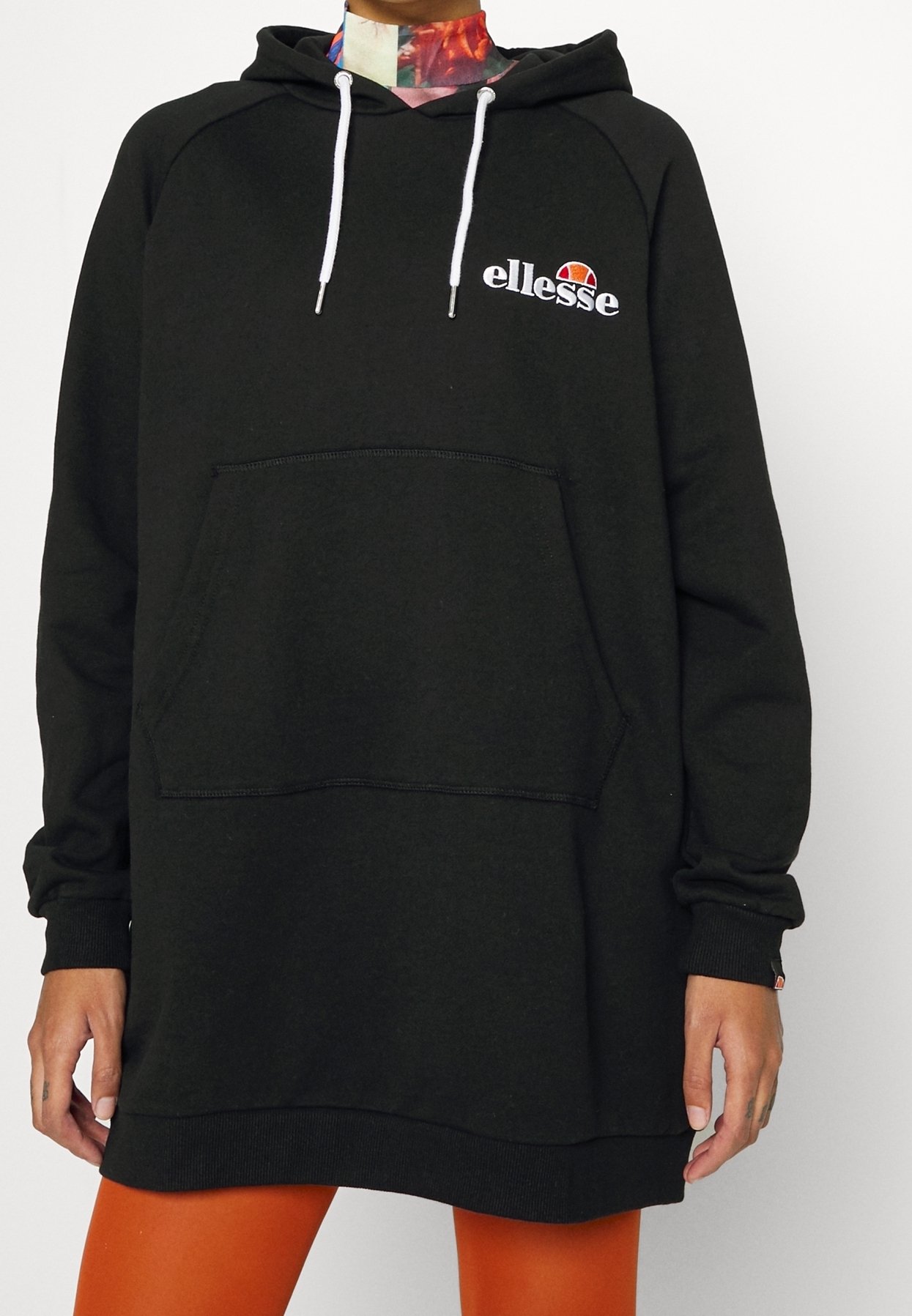 robe ellesse noir