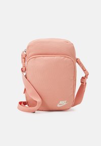 HERITAGE CROSSBODY UNISEX - Olkalaukku - light madder root