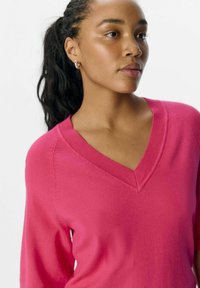 Object STRICK - Camiseta estampada - raspberry sorbet