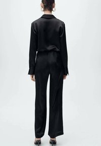 Mango Hlače - black