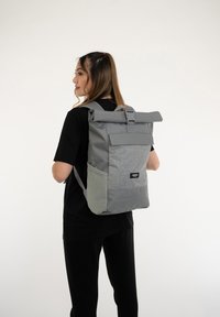 Larkson - NO 4 ROLLTOP - Tagesrucksack - grau Thumbnail-Bild 1