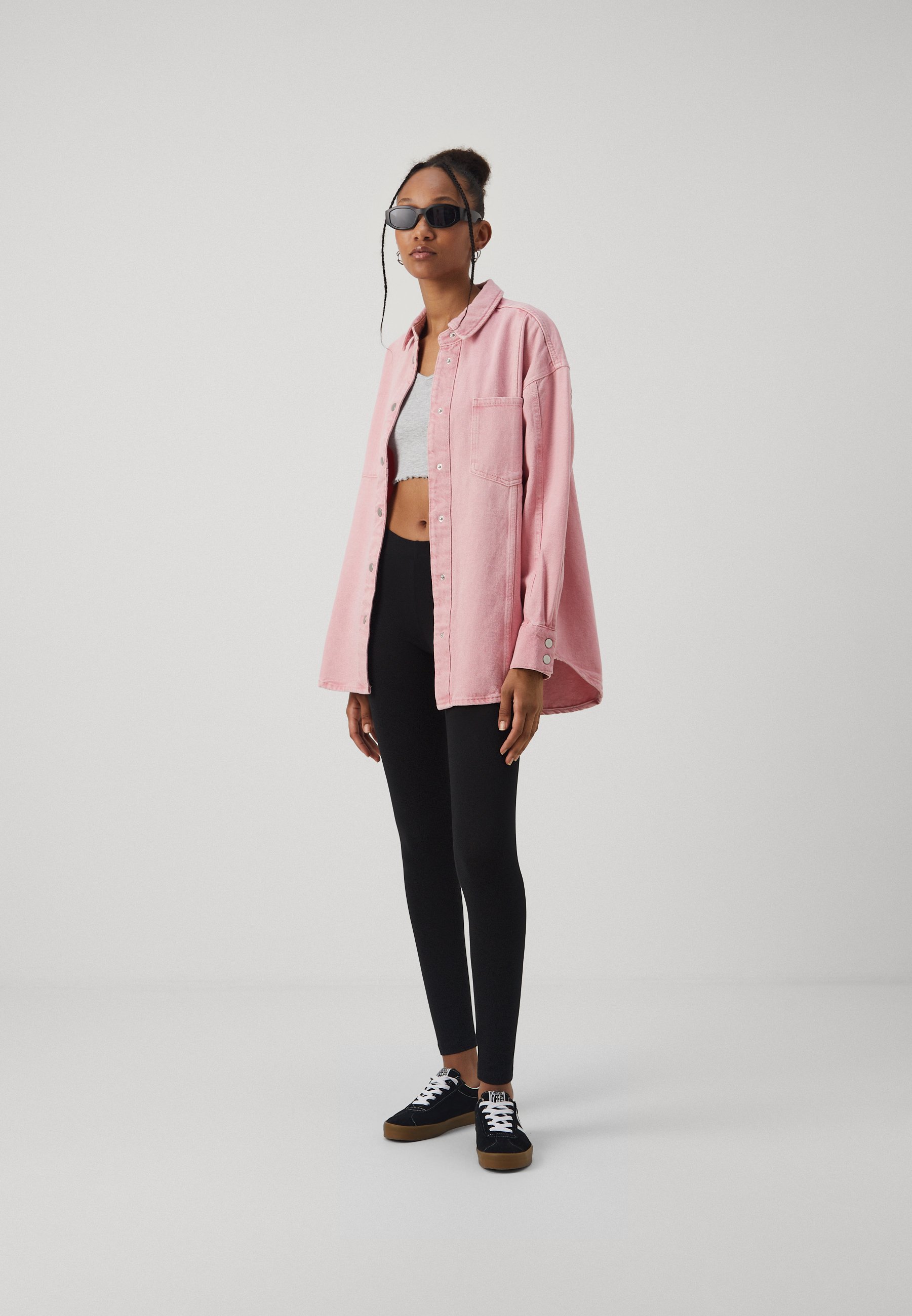 Generico Pantaloni Neri Pantaloncini Da Donna Con Spalline Con Laccetti