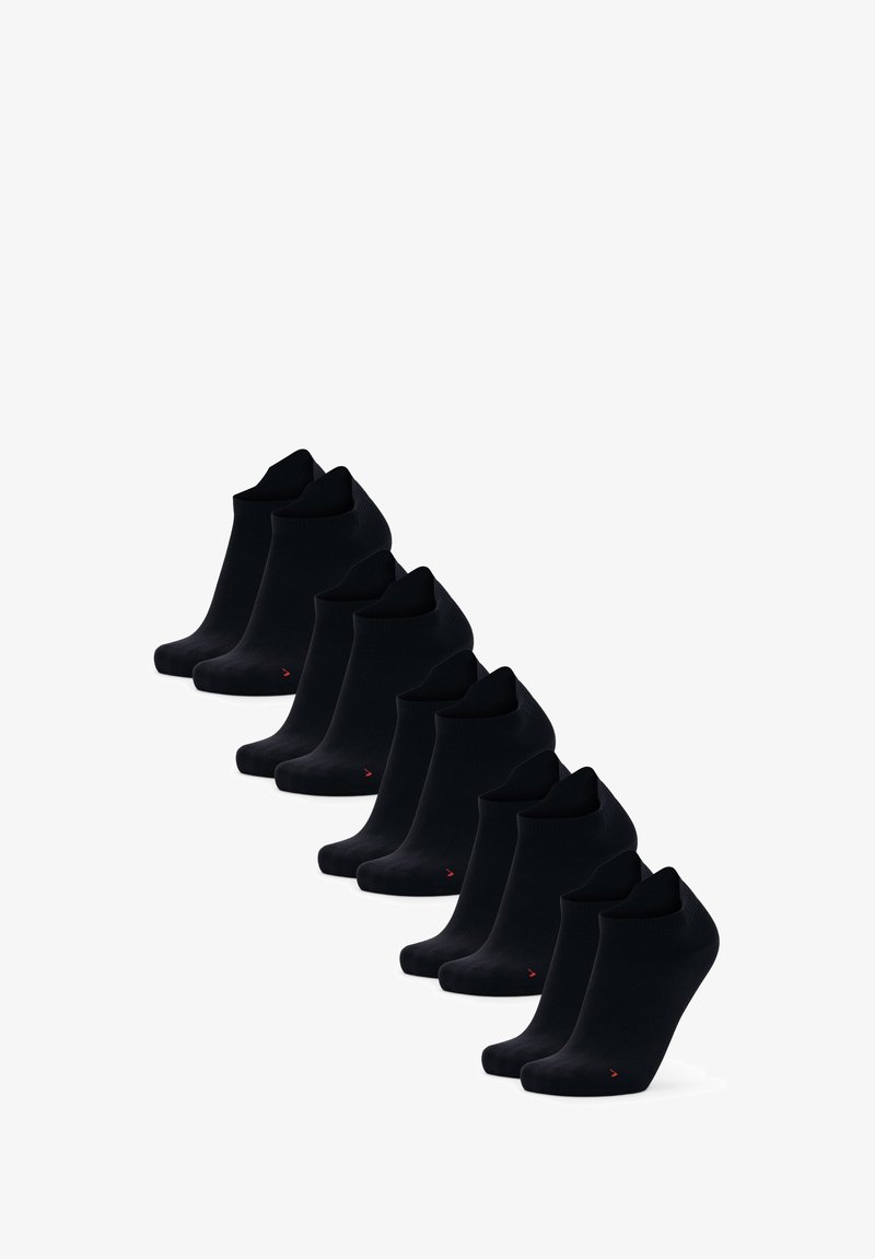 Calcetines negros hasta el tobillo, hechos de una tela suave, con un puño acanalado y un pequeño acento rojo en la zona de los dedos. Paquete de diez pares.