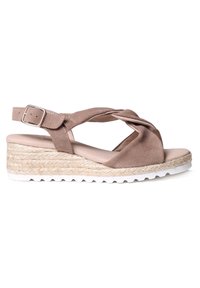 Sandalo con zeppa in suede taupe, con cinturini incrociati, una fibbia regolabile e una piattaforma in juta intrecciata con suola in gomma bianca.