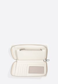 Valge nahast rahakott, millel on lukuga sulgur, mitmed kaardipesad, läbipaistev isikutunnistuse aken ja väike lukuga mündikott. Sile tekstuur.